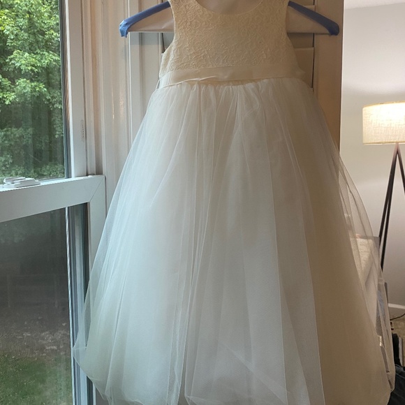 David’s Bridal Flower Girl Dress - Picture 1 of 5